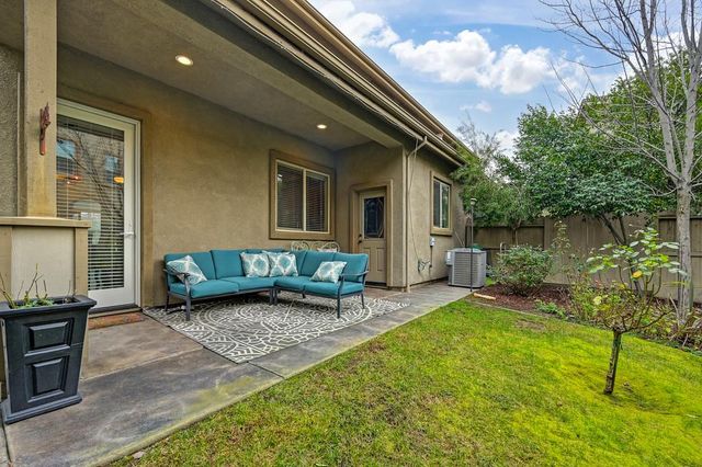 7077 Orchard Cir, Penryn, CA 95663