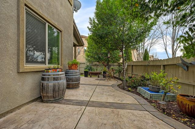 7077 Orchard Cir, Penryn, CA 95663