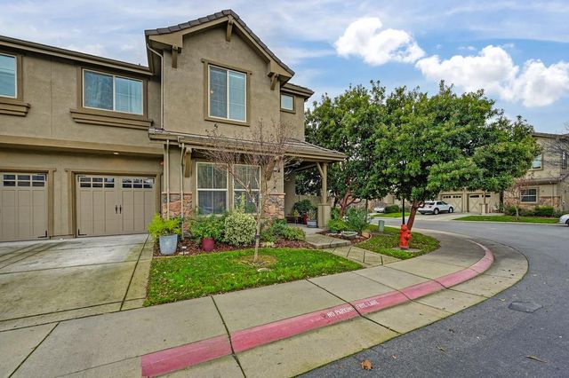 7077 Orchard Cir, Penryn, CA 95663