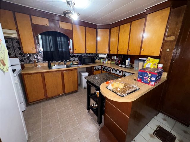 557 Maple Street, Rochester, NY 14611