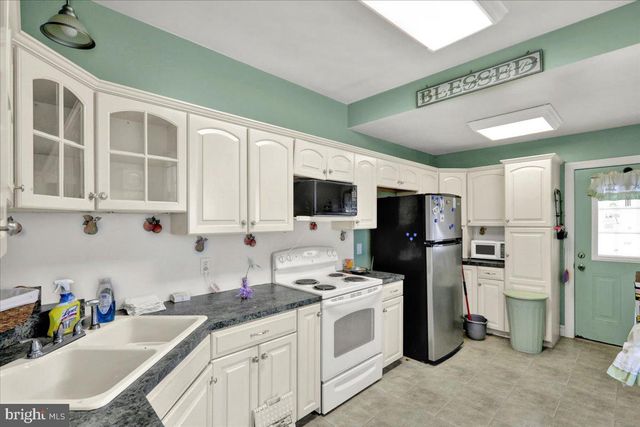 537 WEISER ST, Reading, PA 19601