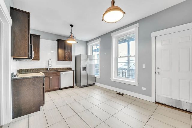 3208 W Wabansia Avenue 1W, Chicago, IL 60647