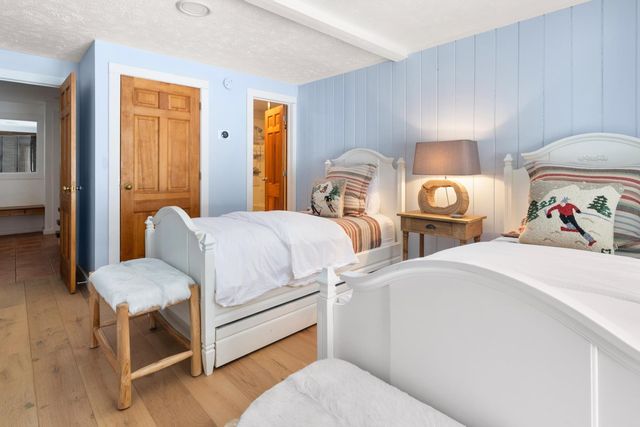 88 Upper Hollow Hill Road, Stowe, VT 05672