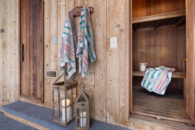 88 Upper Hollow Hill Road, Stowe, VT 05672