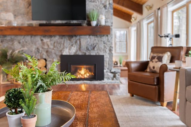 88 Upper Hollow Hill Road, Stowe, VT 05672