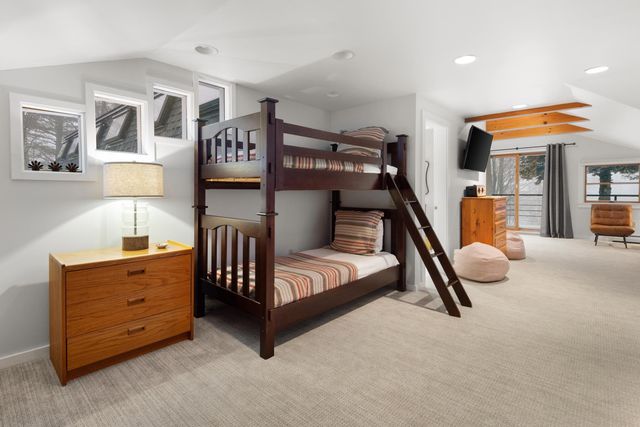 88 Upper Hollow Hill Road, Stowe, VT 05672