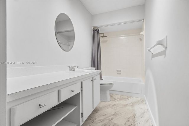 3040 NE 16th Ave 104, Oakland Park, FL 33334