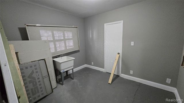 18101 Cornwall Street, Detroit, MI 48224