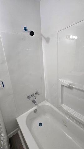 18101 Cornwall Street, Detroit, MI 48224