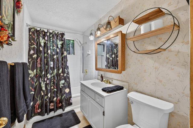 4285 Sierra Springs Dr, Pollock Pines, CA 95726