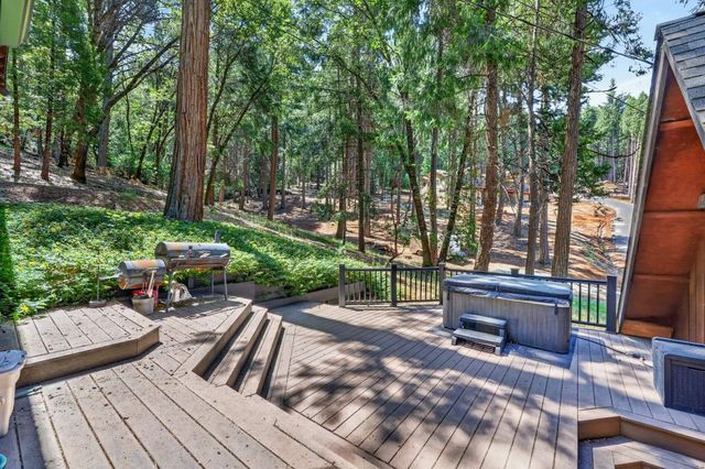 4285 Sierra Springs Dr, Pollock Pines, CA 95726