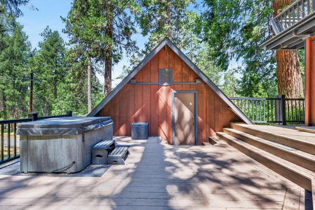 4285 Sierra Springs Dr, Pollock Pines, CA 95726