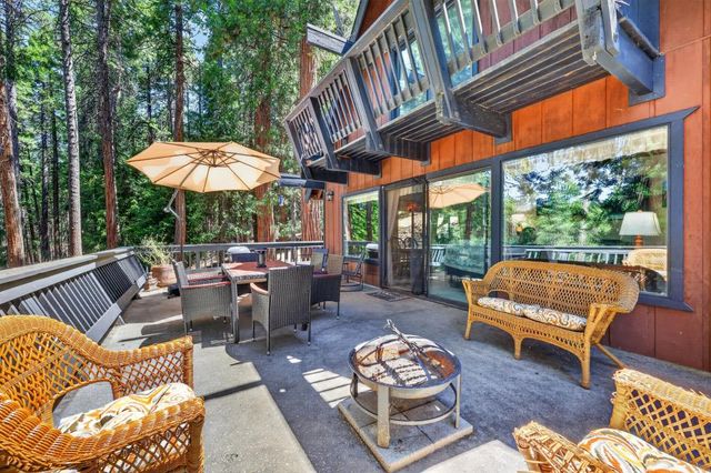 4285 Sierra Springs Dr, Pollock Pines, CA 95726