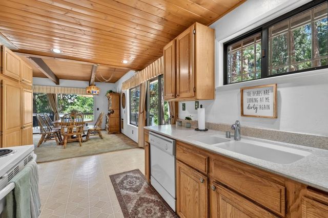 4285 Sierra Springs Dr, Pollock Pines, CA 95726
