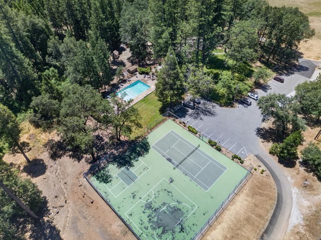4285 Sierra Springs Dr, Pollock Pines, CA 95726