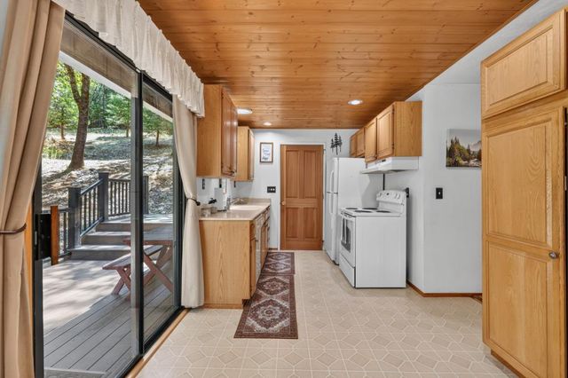 4285 Sierra Springs Dr, Pollock Pines, CA 95726