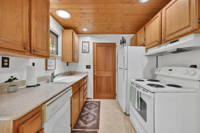 4285 Sierra Springs Dr, Pollock Pines, CA 95726