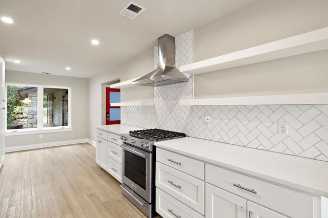 8910 Mount Bartlett DR, Austin, TX 78759