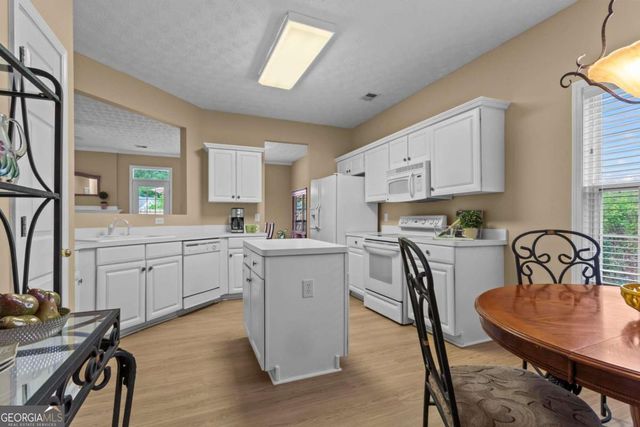 213 Colony Center Drive, Woodstock, GA 30188