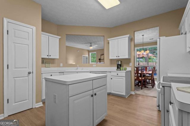213 Colony Center Drive, Woodstock, GA 30188