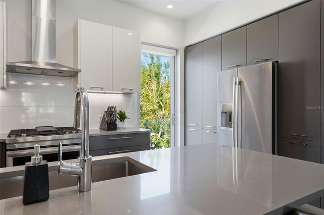 620 RAWLS AVENUE, Sarasota, FL 34236