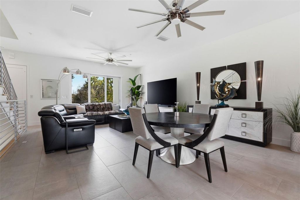 Image 13 of property listing at 620 RAWLS AVENUE, Sarasota, FL 34236