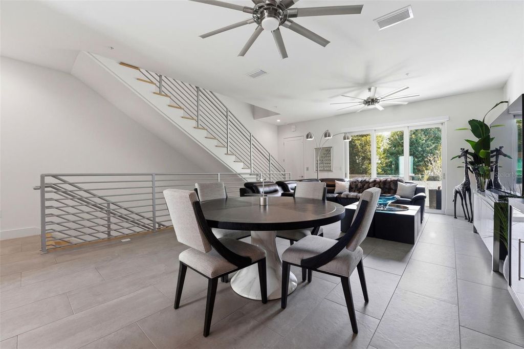 Image 14 of property listing at 620 RAWLS AVENUE, Sarasota, FL 34236