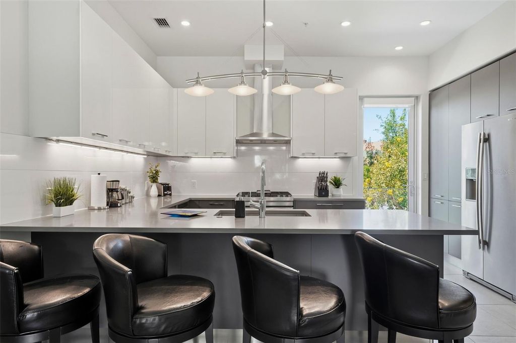 Image 16 of property listing at 620 RAWLS AVENUE, Sarasota, FL 34236