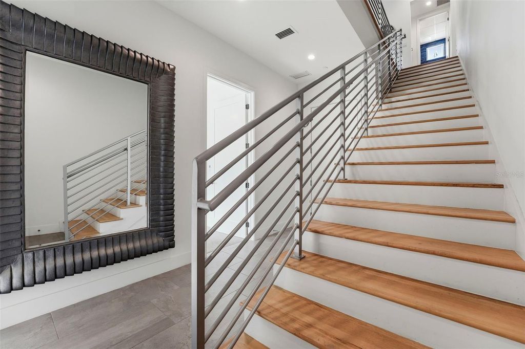 Image 3 of property listing at 620 RAWLS AVENUE, Sarasota, FL 34236