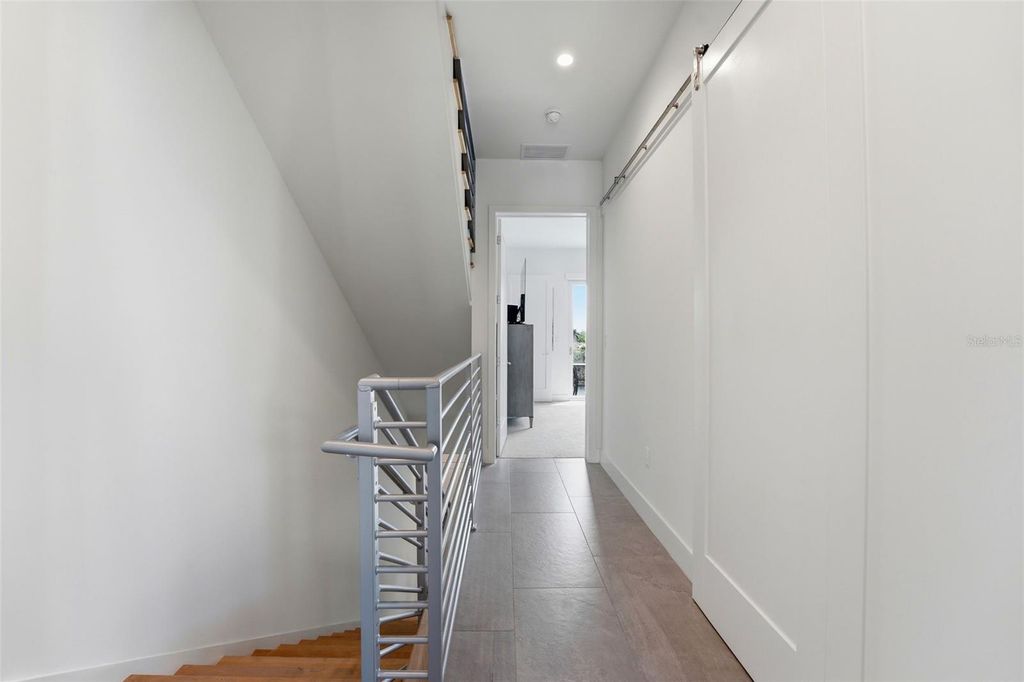 Image 23 of property listing at 620 RAWLS AVENUE, Sarasota, FL 34236