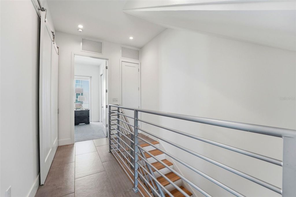 Image 25 of property listing at 620 RAWLS AVENUE, Sarasota, FL 34236