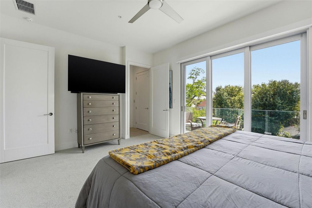 Image 31 of property listing at 620 RAWLS AVENUE, Sarasota, FL 34236