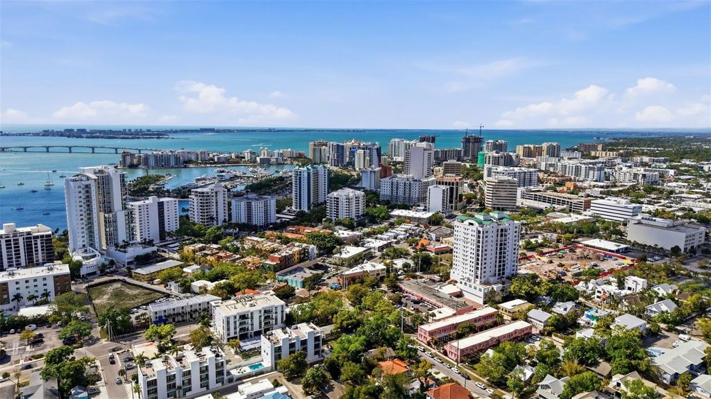 Image 50 of property listing at 620 RAWLS AVENUE, Sarasota, FL 34236