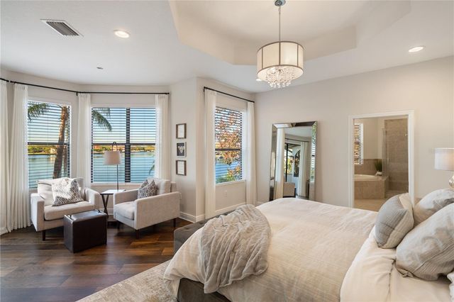 3598 10TH STREET NE, St Petersburg, FL 33704