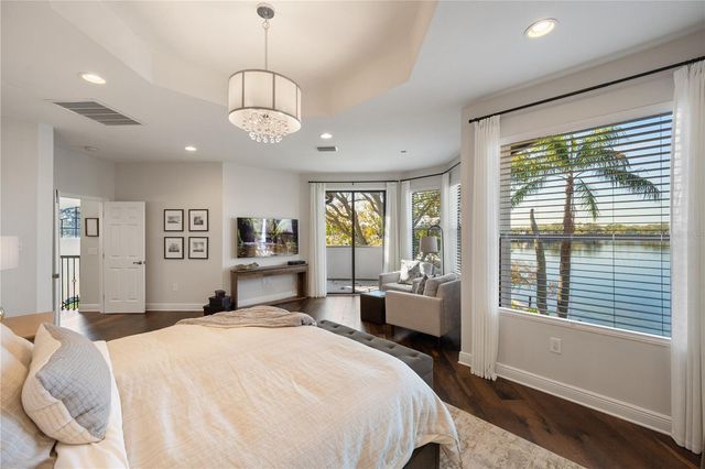 3598 10TH STREET NE, St Petersburg, FL 33704