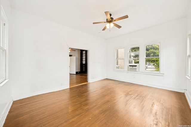 514 E PARK AVE, San Antonio, TX 78212