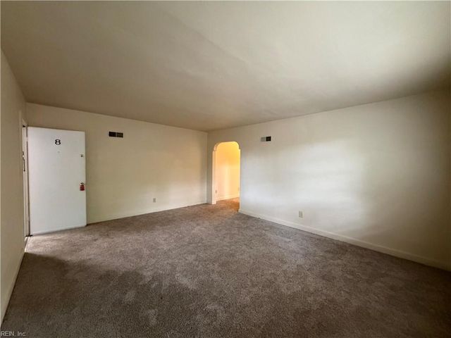 114 Tyler Cres E Apt 8, Portsmouth, VA 23707