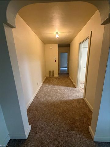 114 Tyler Cres E Apt 8, Portsmouth, VA 23707
