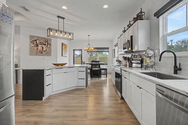 197 W 1st Avenue, Crestview, FL 32536