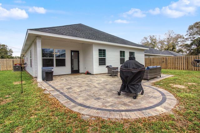 197 W 1st Avenue, Crestview, FL 32536