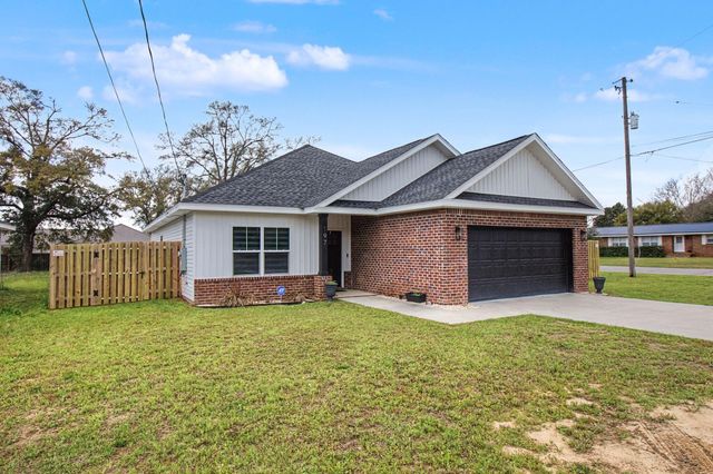 197 W 1st Avenue, Crestview, FL 32536