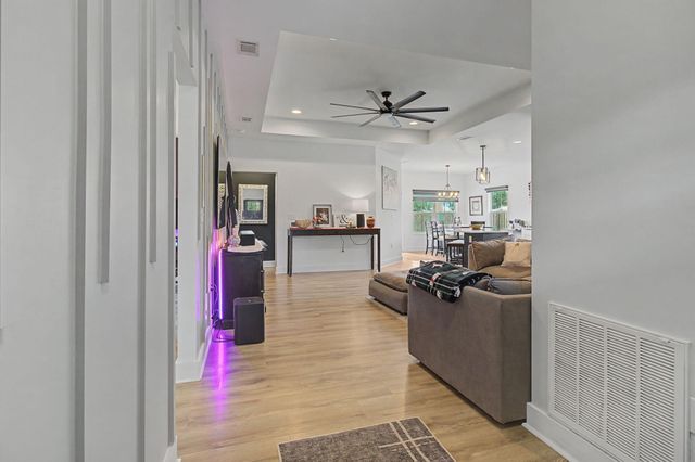 197 W 1st Avenue, Crestview, FL 32536