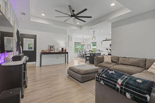 197 W 1st Avenue, Crestview, FL 32536