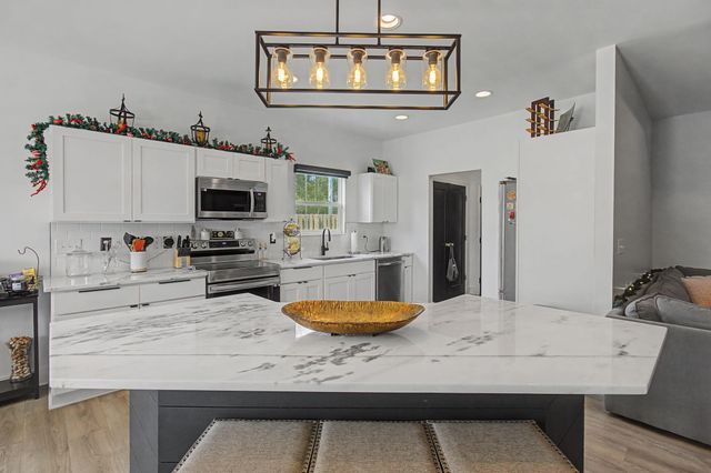 197 W 1st Avenue, Crestview, FL 32536