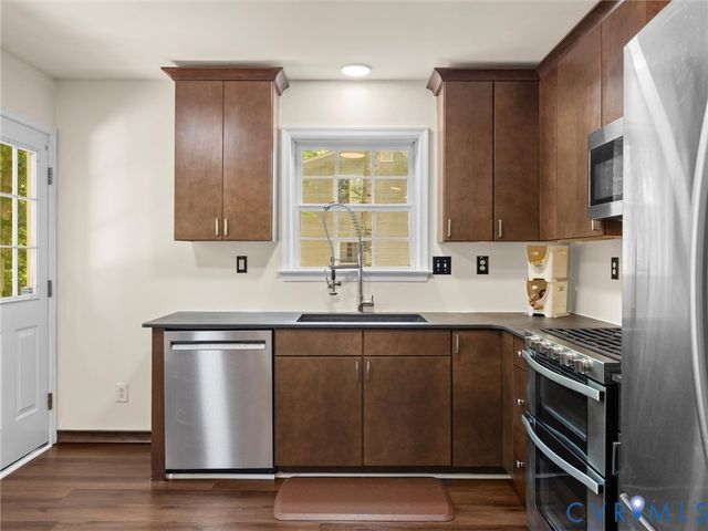 7405 Kentucky Derby Dr, Midlothian, VA 23112