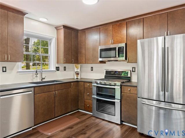 7405 Kentucky Derby Dr, Midlothian, VA 23112