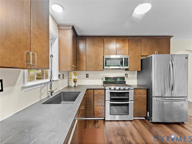 7405 Kentucky Derby Dr, Midlothian, VA 23112