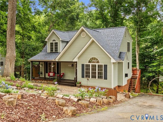 7405 Kentucky Derby Dr, Midlothian, VA 23112