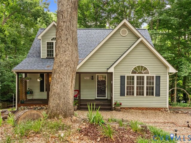 7405 Kentucky Derby Dr, Midlothian, VA 23112