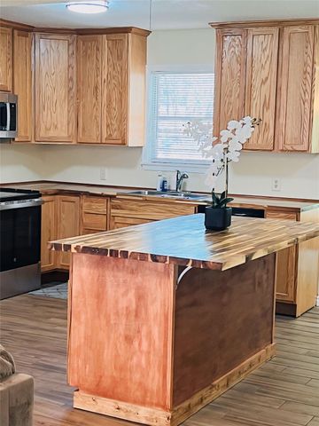 910 Russell Avenue, Lufkin, TX 75904